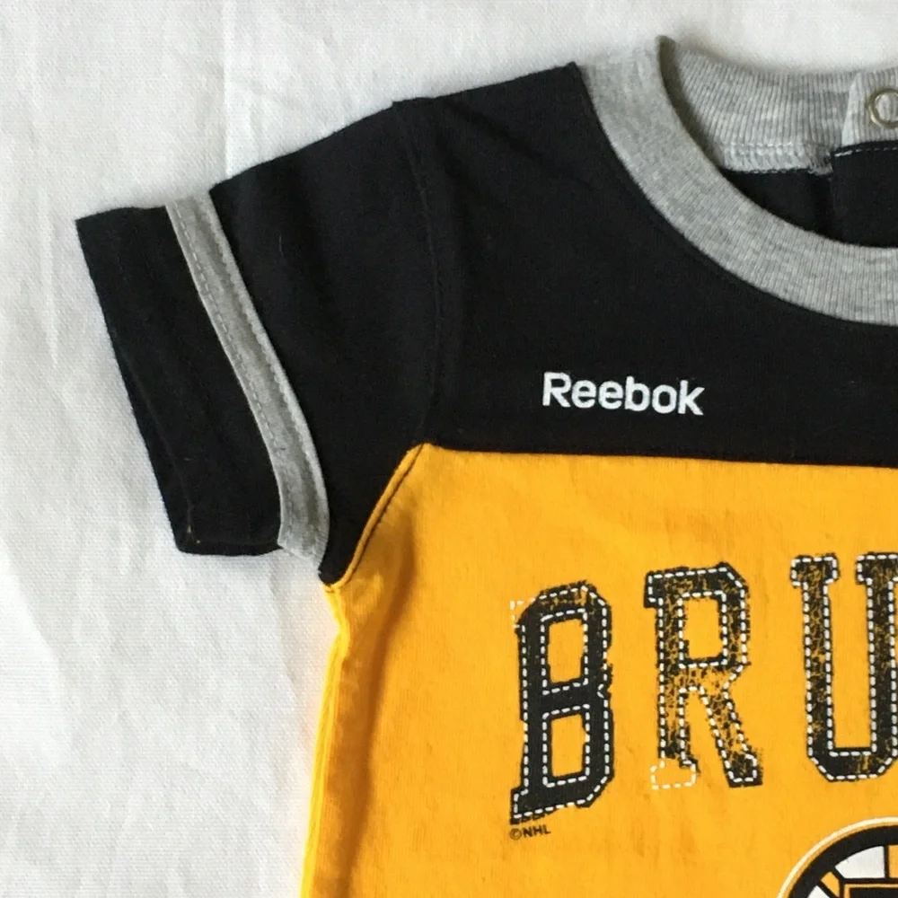 COPY - Bruins outfit 0 3 months NWT New hockey Boston